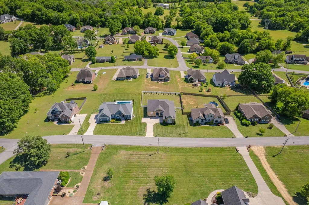 1709 Aster Drive Columbia TN 38401