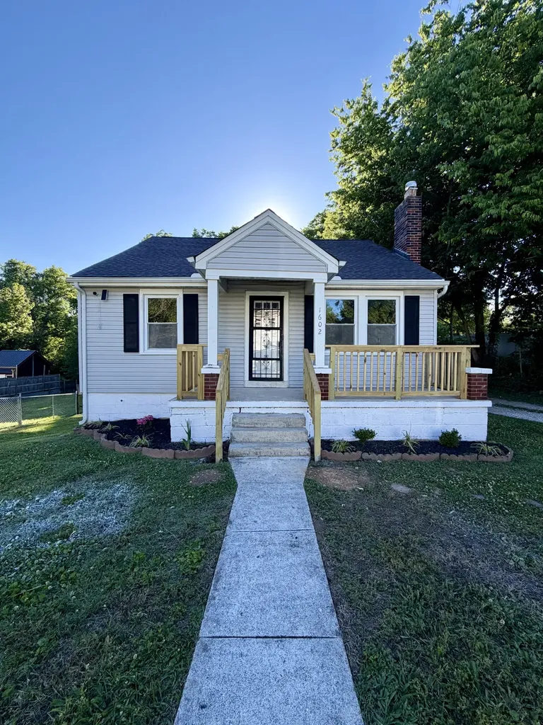 1602 Columbia Avenue Columbia TN 38401