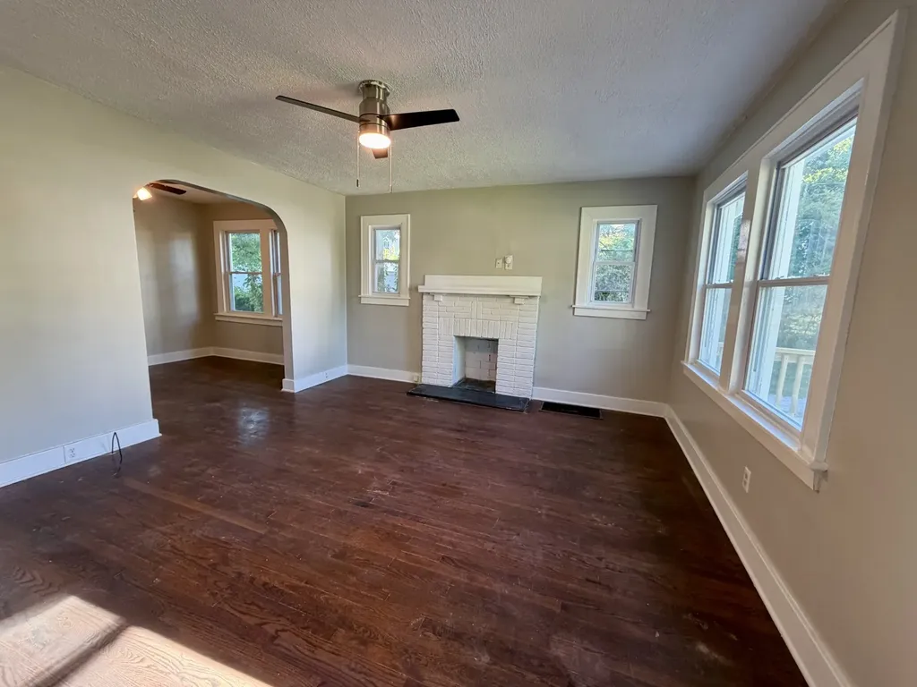 1602 Columbia Avenue Columbia TN 38401