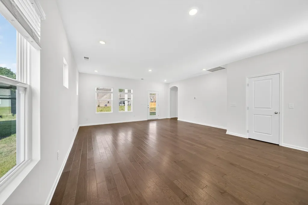 124 Limbury Court White House TN 37188