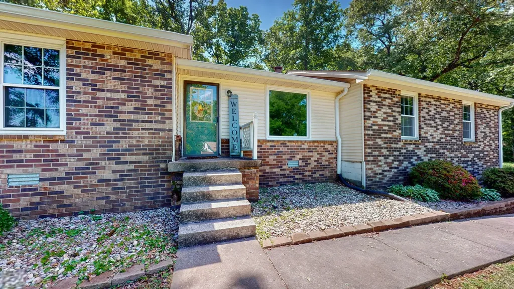 268 Raymond Hodges Road Cottontown TN 37048