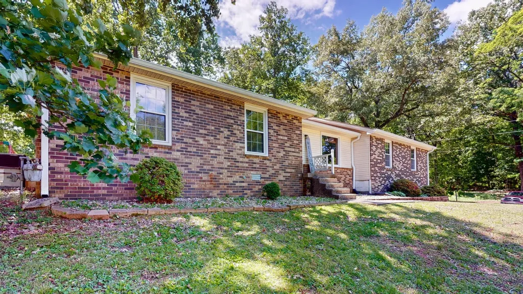 268 Raymond Hodges Road Cottontown TN 37048
