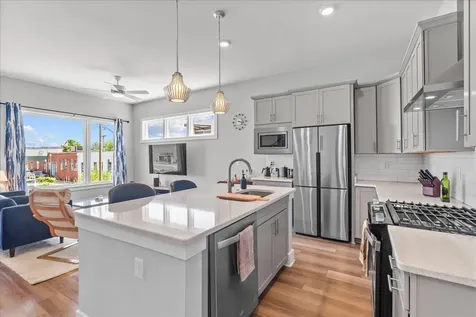 697 Burnside Place Chattanooga TN 37408