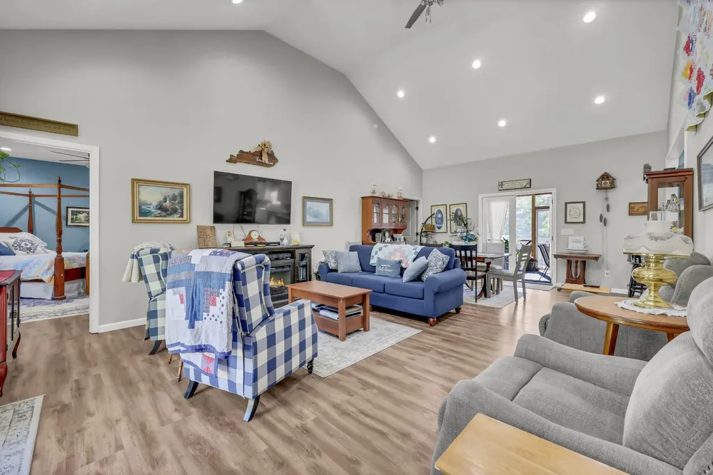 407 Summerfield Drive Cadiz KY 42211