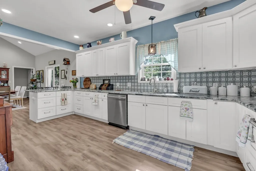 407 Summerfield Drive Cadiz KY 42211