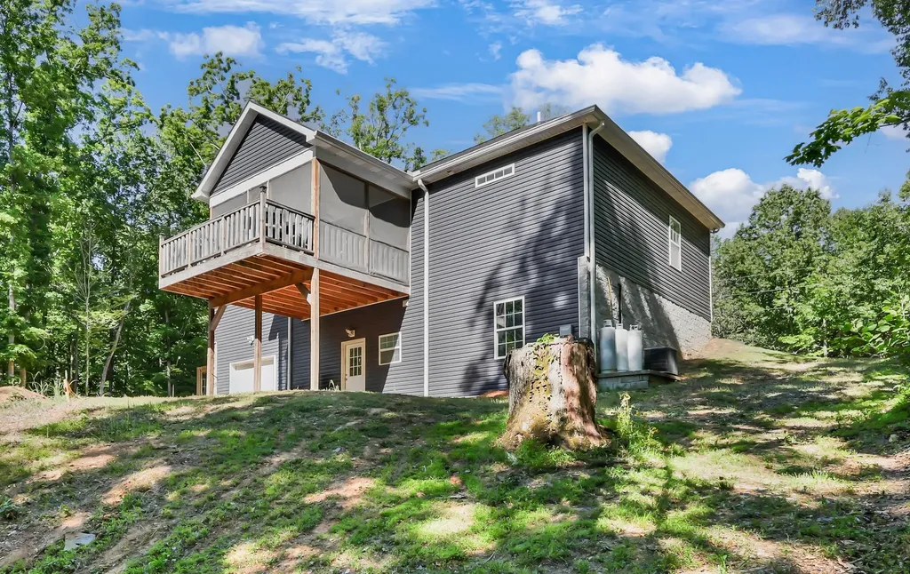 407 Summerfield Drive Cadiz KY 42211