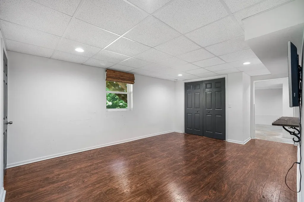 412 Hilltop Drive Clarksville TN 37040