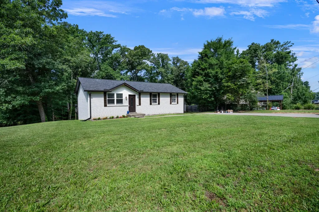 412 Hilltop Drive Clarksville TN 37040
