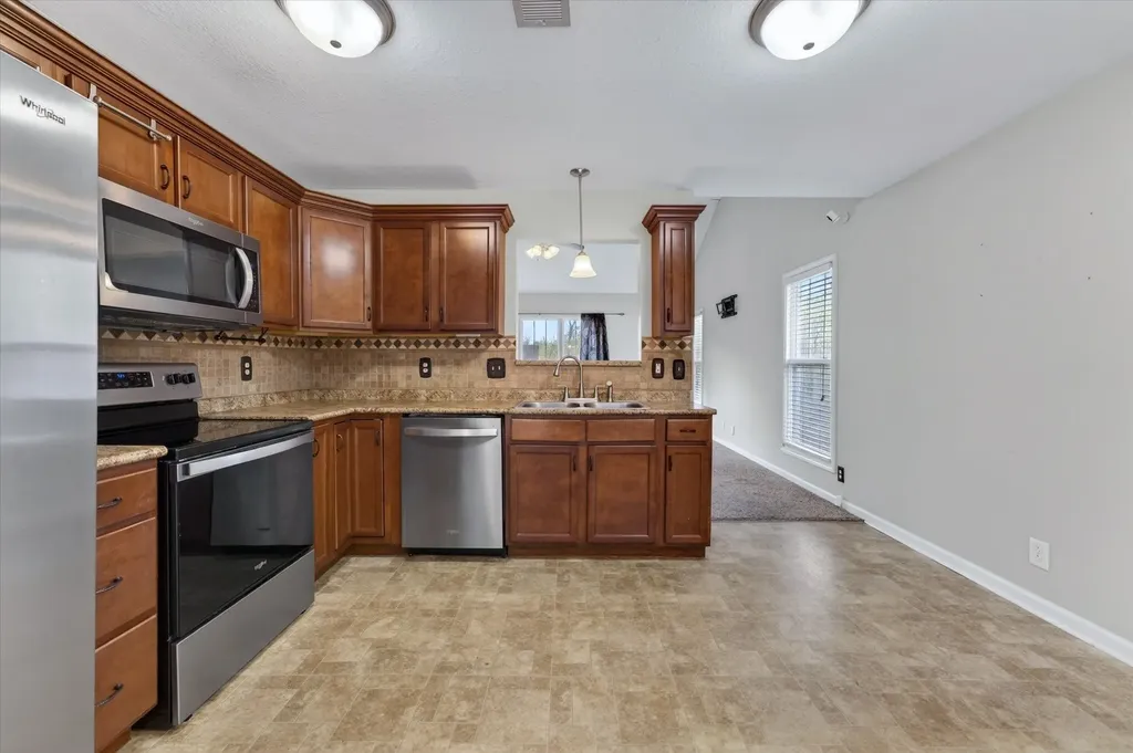 631 Hidden Valley Drive Clarksville TN 37040