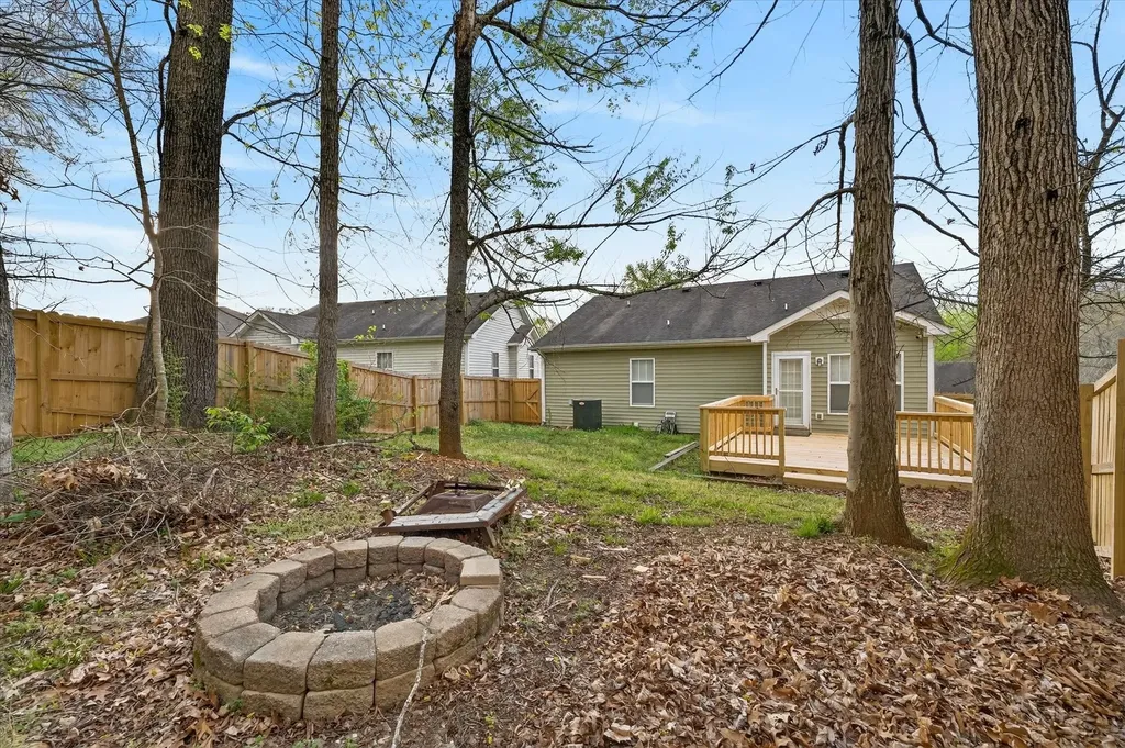 631 Hidden Valley Drive Clarksville TN 37040
