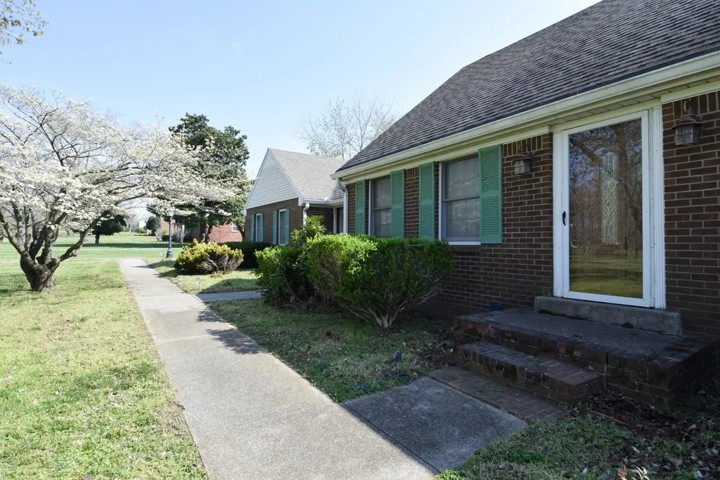 1059 Robertson Road Gallatin TN 37066