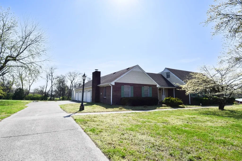 1059 Robertson Road Gallatin TN 37066