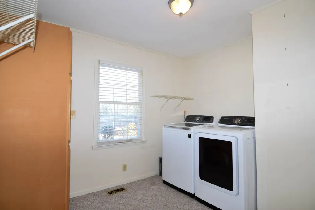 1059 Robertson Road Gallatin TN 37066