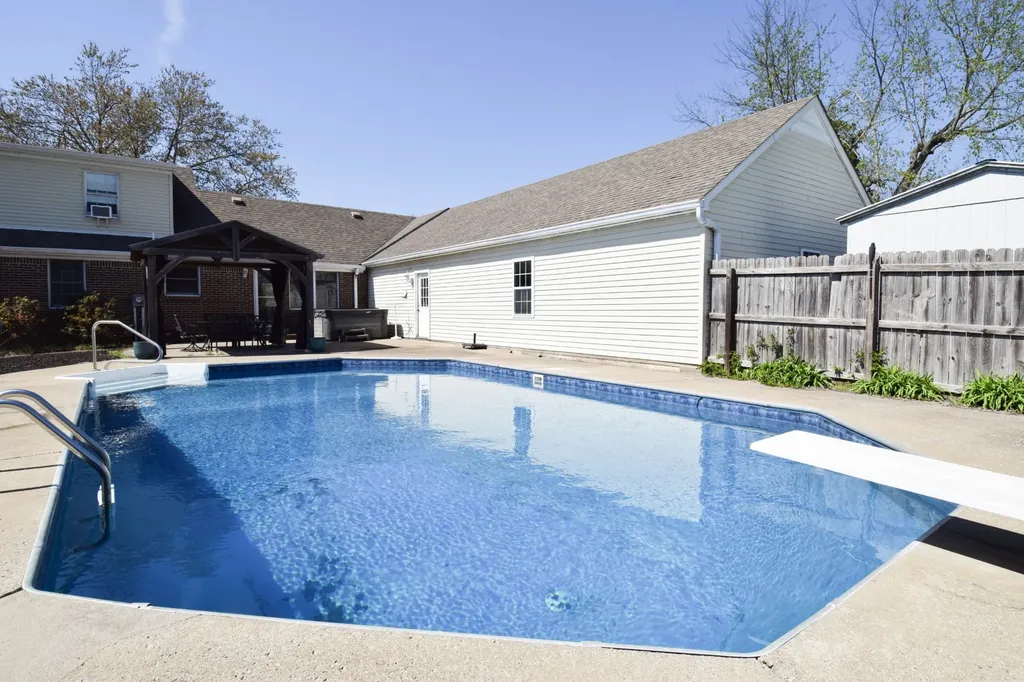 1059 Robertson Road Gallatin TN 37066