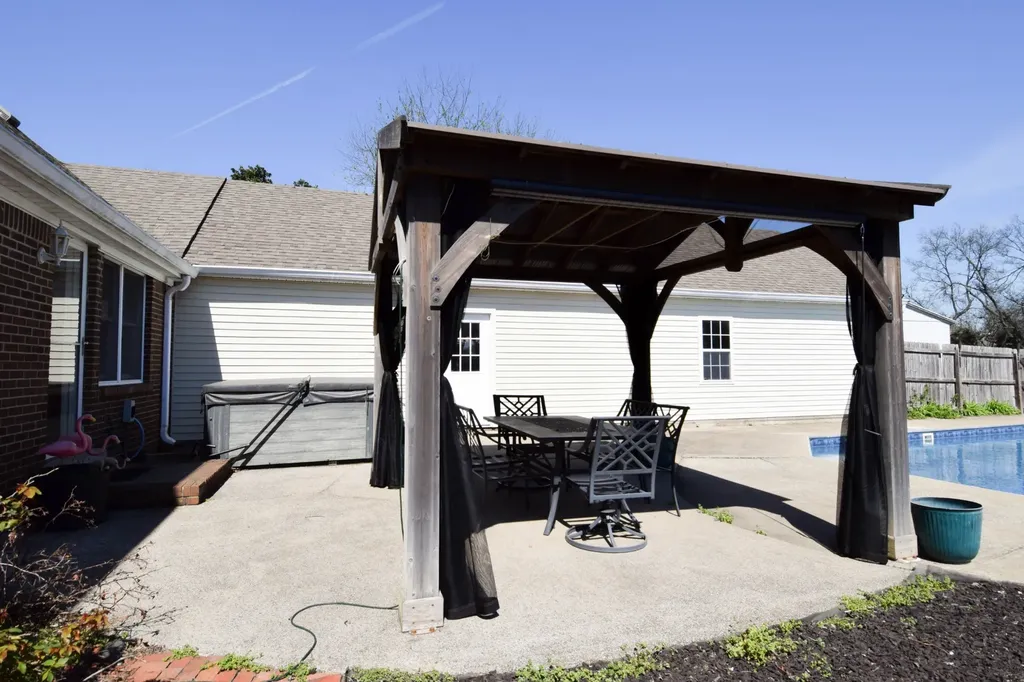 1059 Robertson Road Gallatin TN 37066