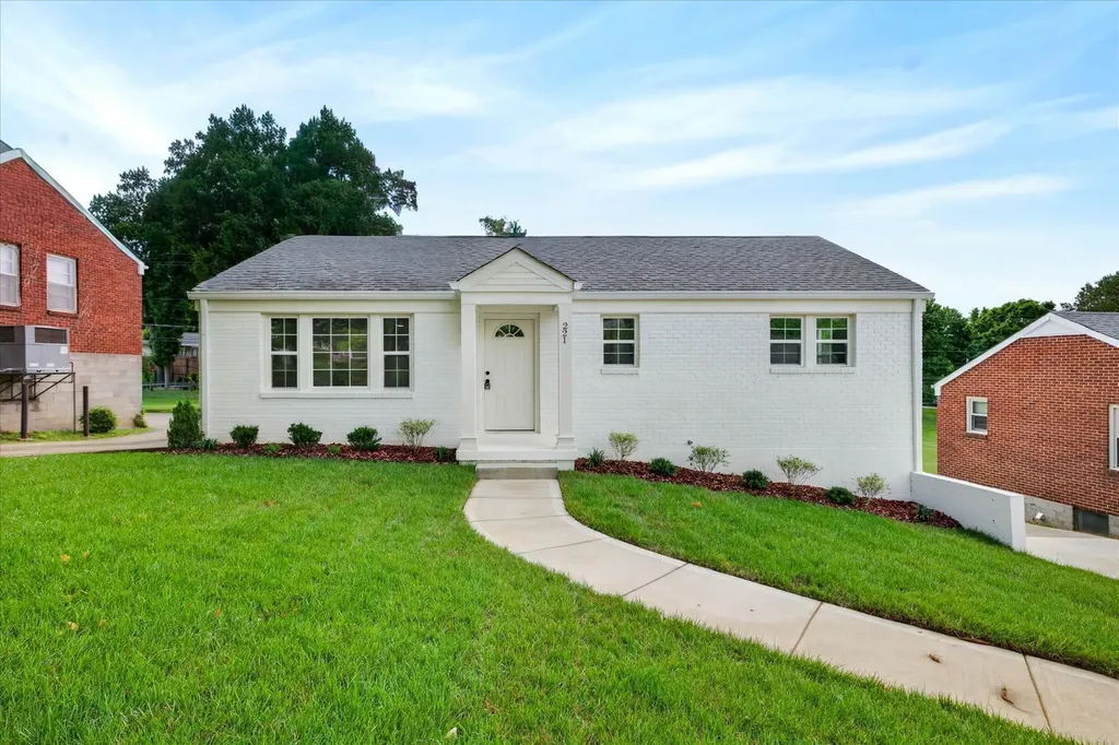 221 Clearview Drive Clarksville TN 37043