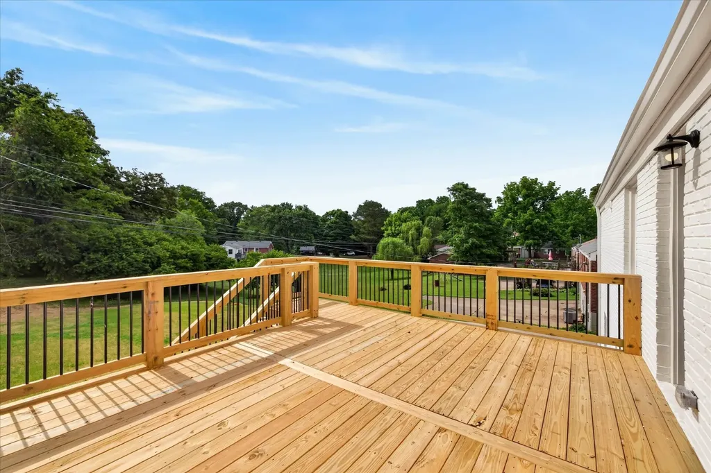 221 Clearview Drive Clarksville TN 37043