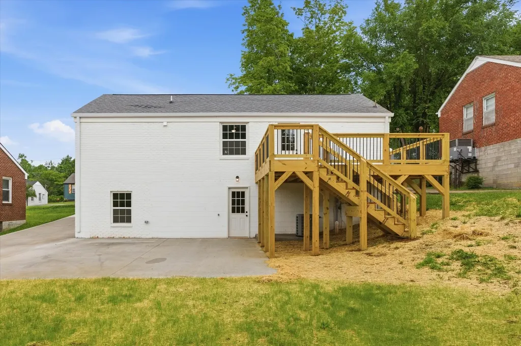 221 Clearview Drive Clarksville TN 37043