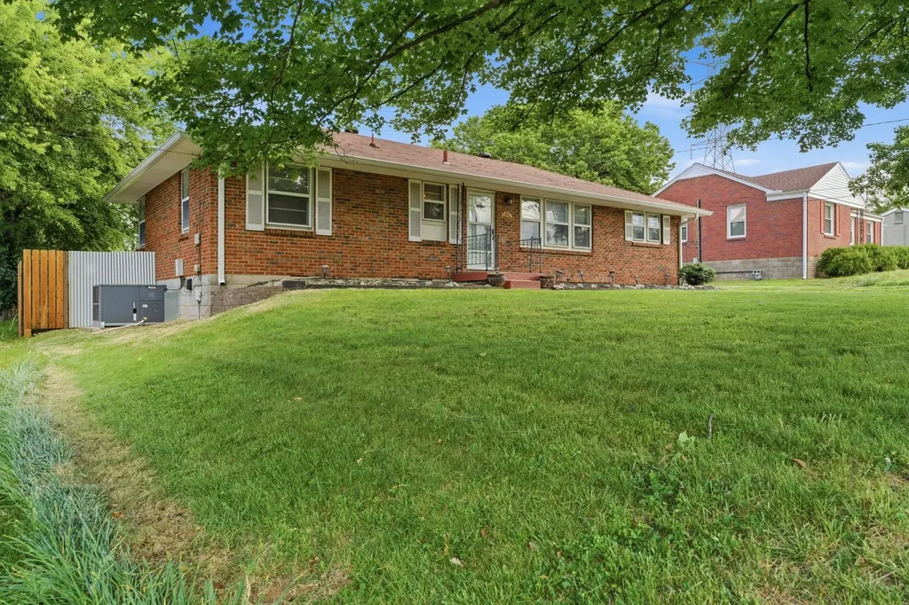 2636 Woodberry Drive Nashville TN 37214