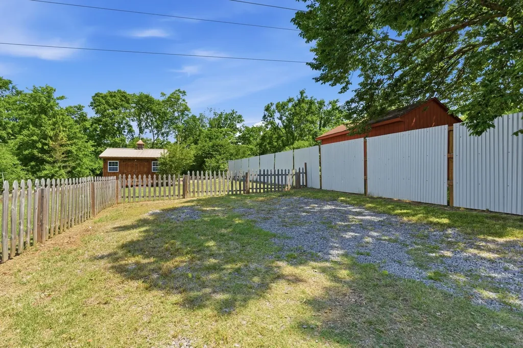 2636 Woodberry Drive Nashville TN 37214