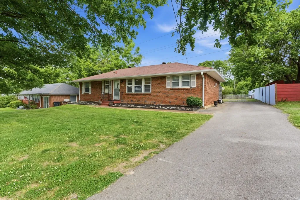 2636 Woodberry Drive Nashville TN 37214