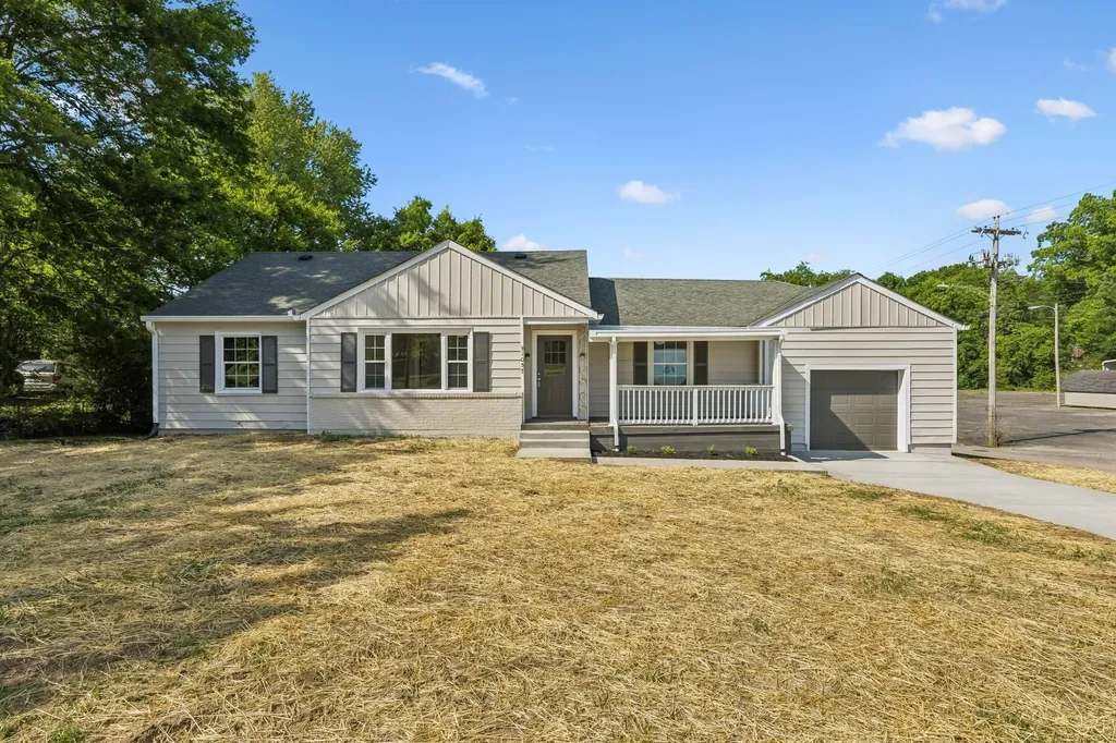 1057 Mapleash Avenue Columbia TN 38401