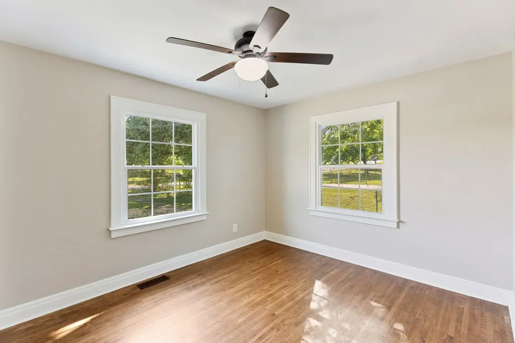 1057 Mapleash Avenue Columbia TN 38401