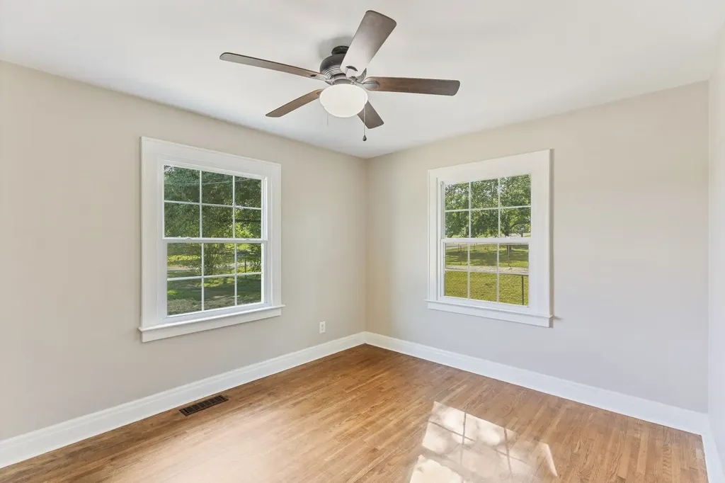 1057 Mapleash Avenue Columbia TN 38401