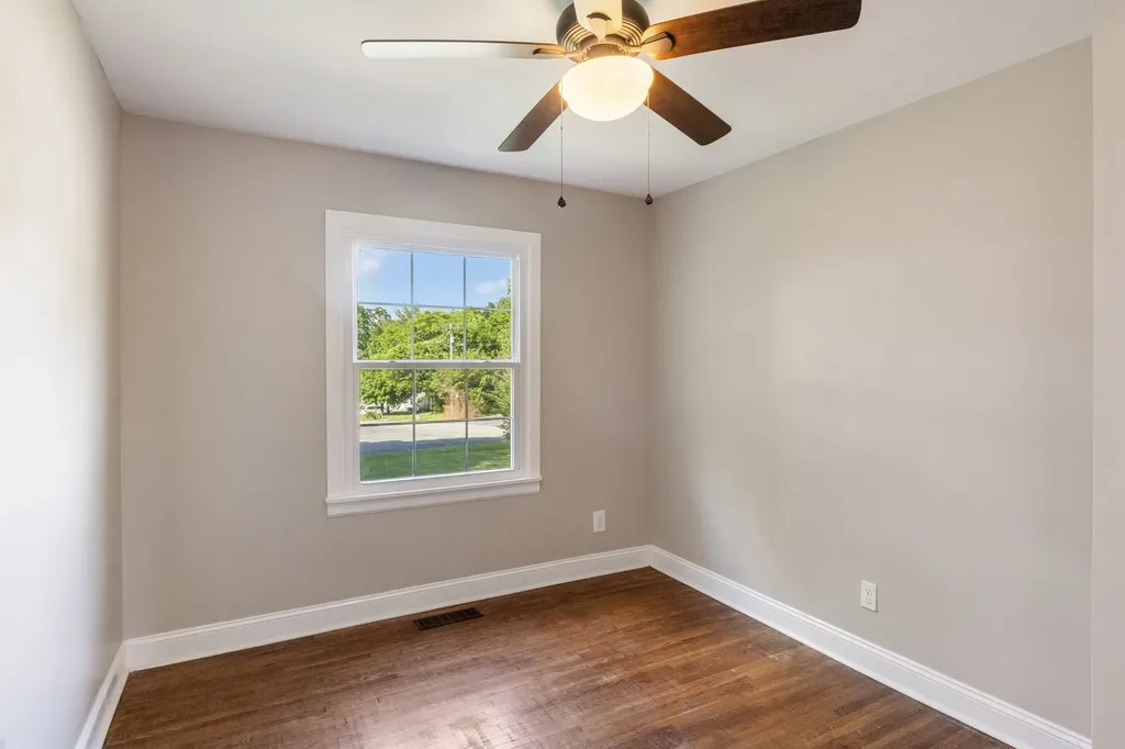 1057 Mapleash Avenue Columbia TN 38401