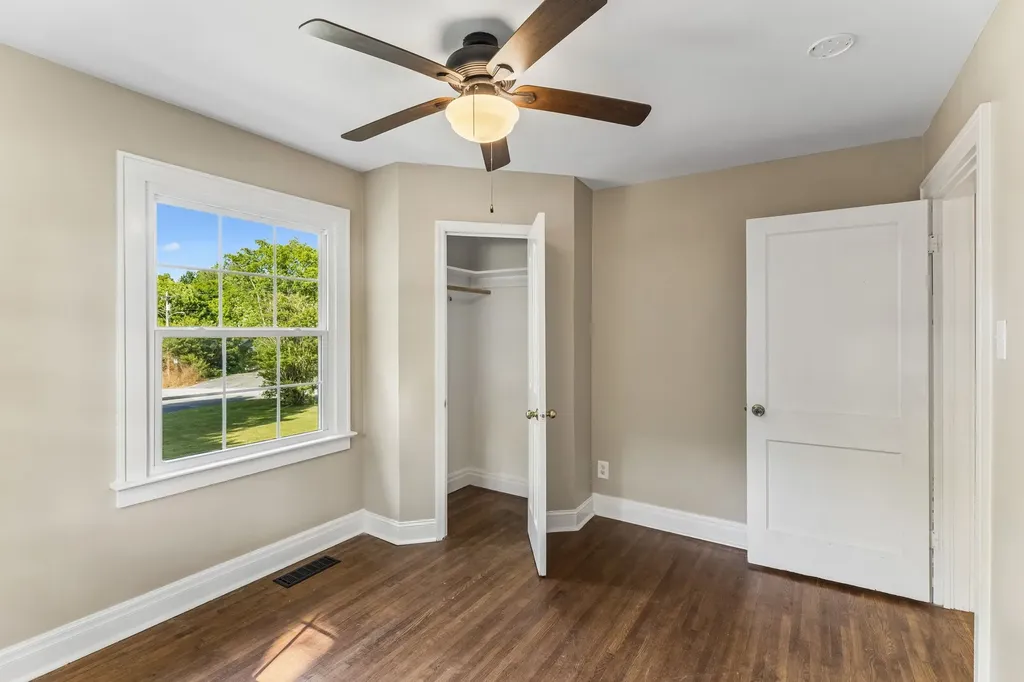 1057 Mapleash Avenue Columbia TN 38401