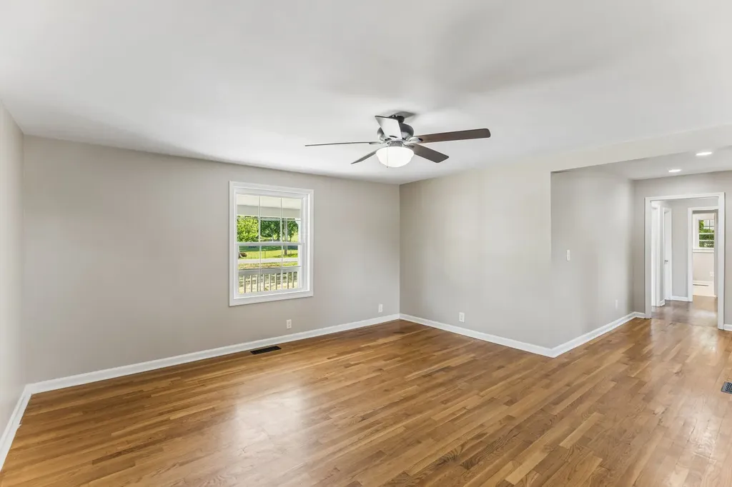 1057 Mapleash Avenue Columbia TN 38401