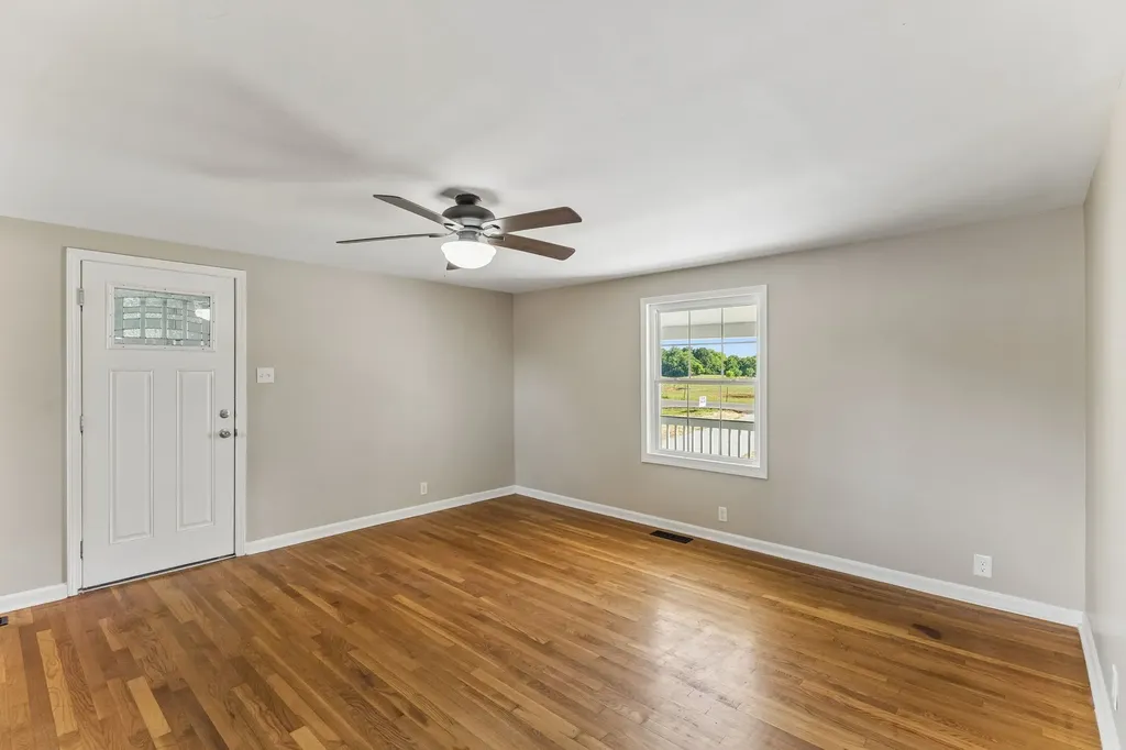 1057 Mapleash Avenue Columbia TN 38401