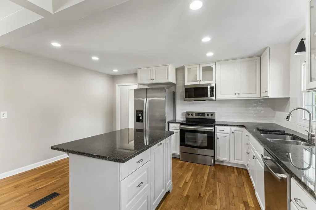 1057 Mapleash Avenue Columbia TN 38401