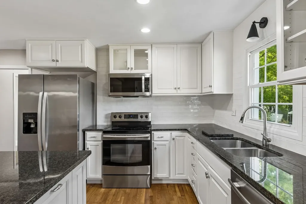 1057 Mapleash Avenue Columbia TN 38401