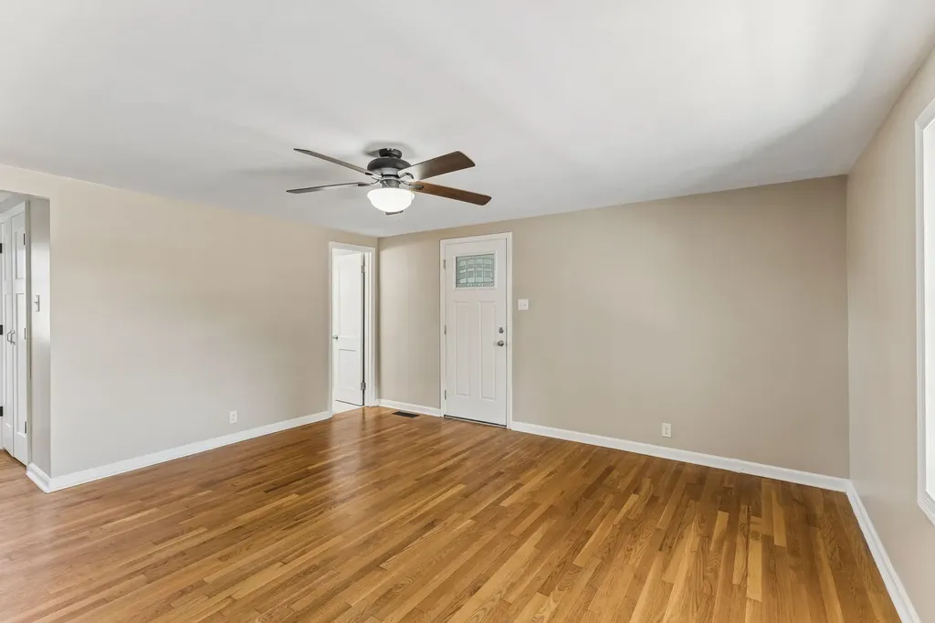 1057 Mapleash Avenue Columbia TN 38401