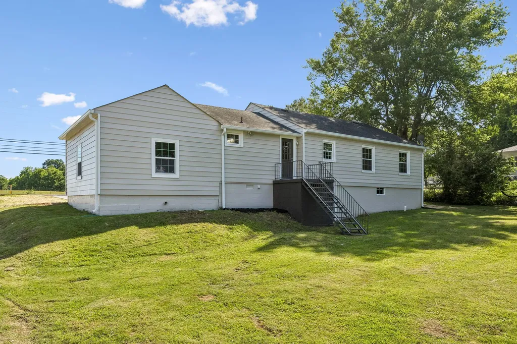 1057 Mapleash Avenue Columbia TN 38401