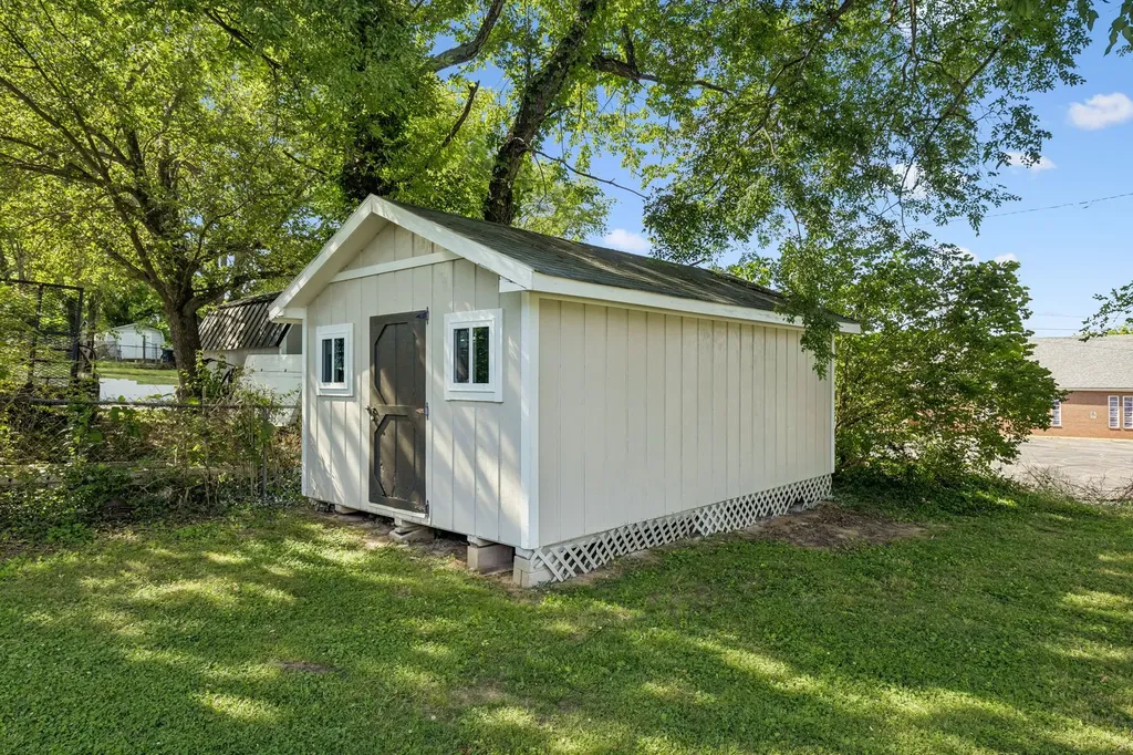 1057 Mapleash Avenue Columbia TN 38401