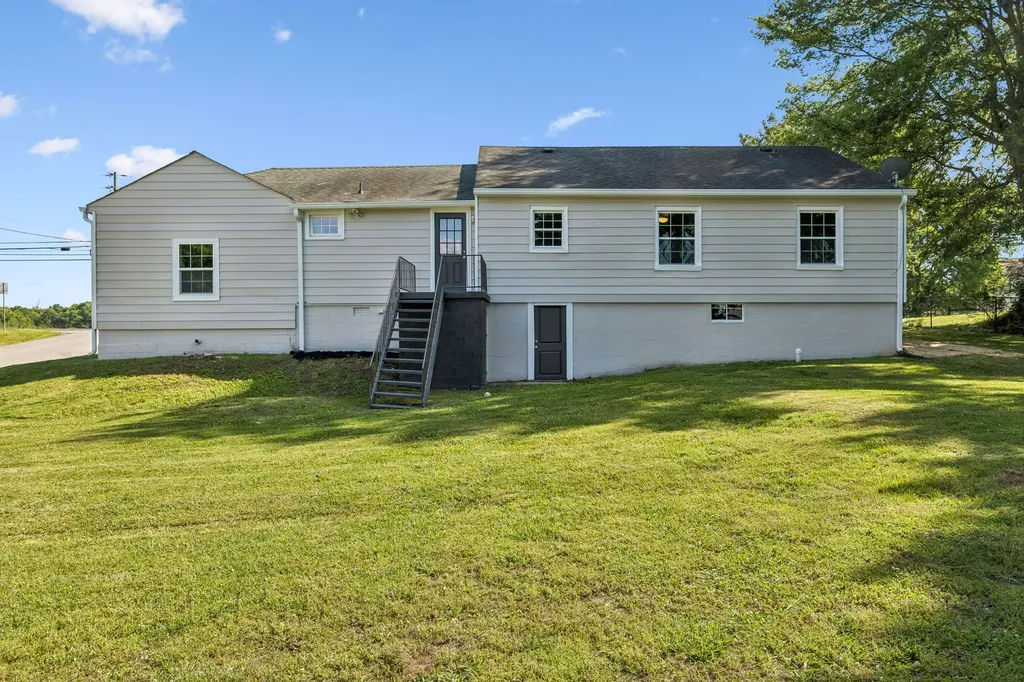 1057 Mapleash Avenue Columbia TN 38401