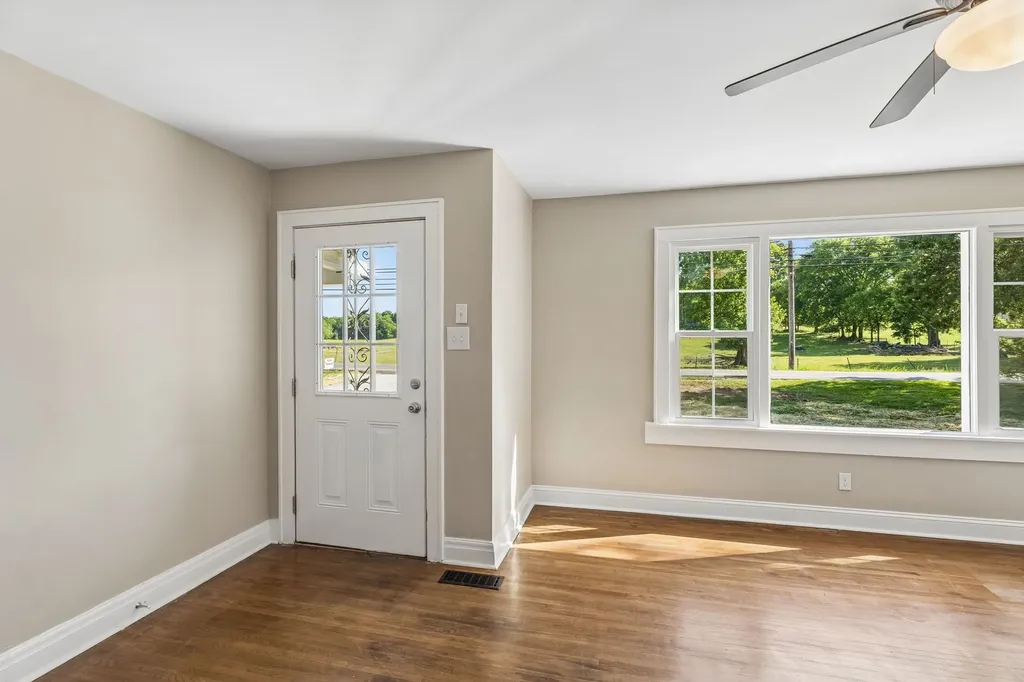 1057 Mapleash Avenue Columbia TN 38401