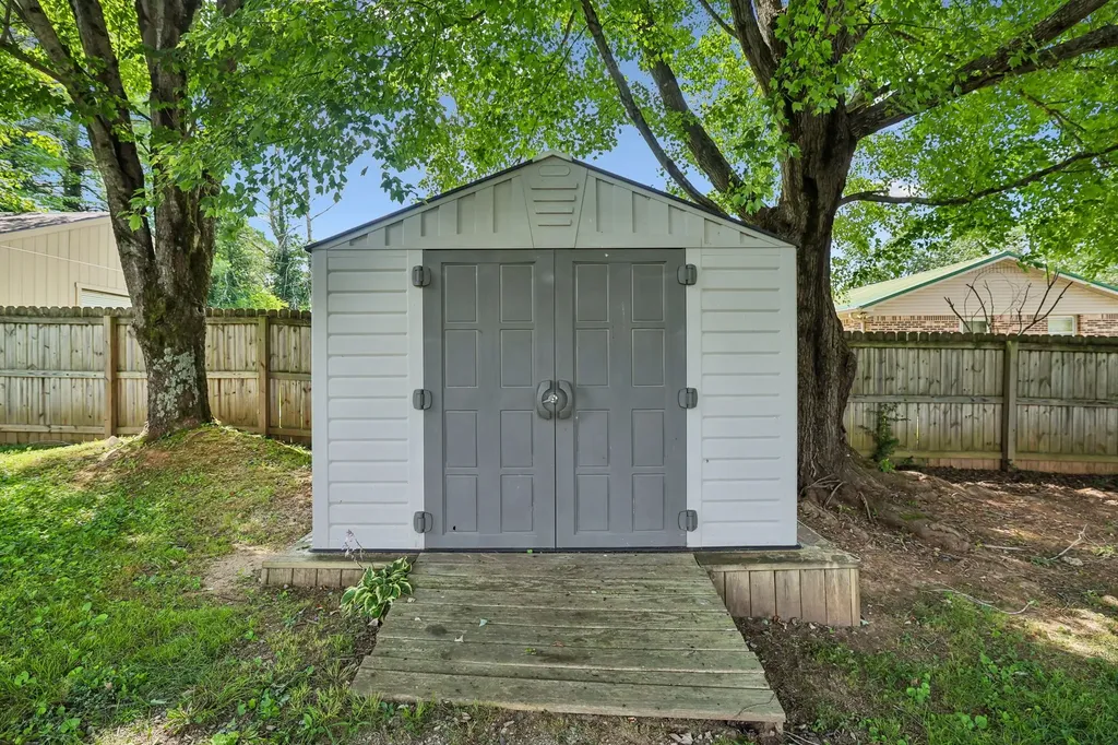 83 Oneal Drive Rock Island TN 38581