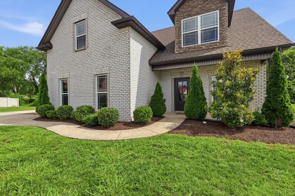 5152 Cedar Retreat Drive Murfreesboro TN 37129