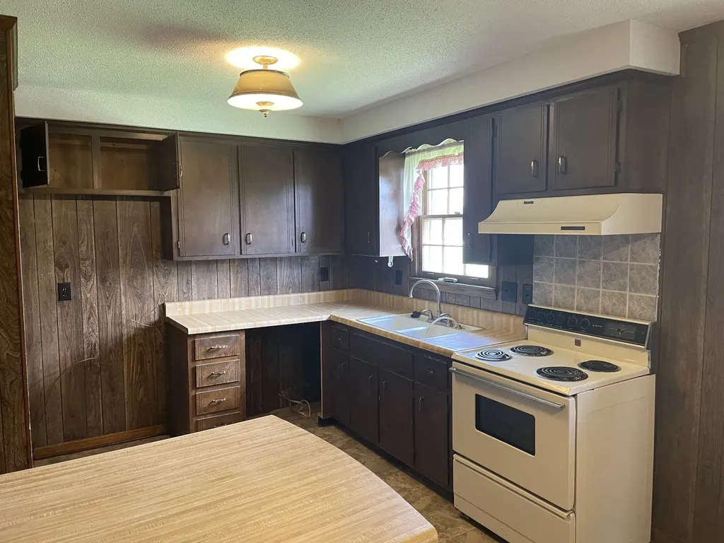 239 Raintree Drive Clarksville TN 37042
