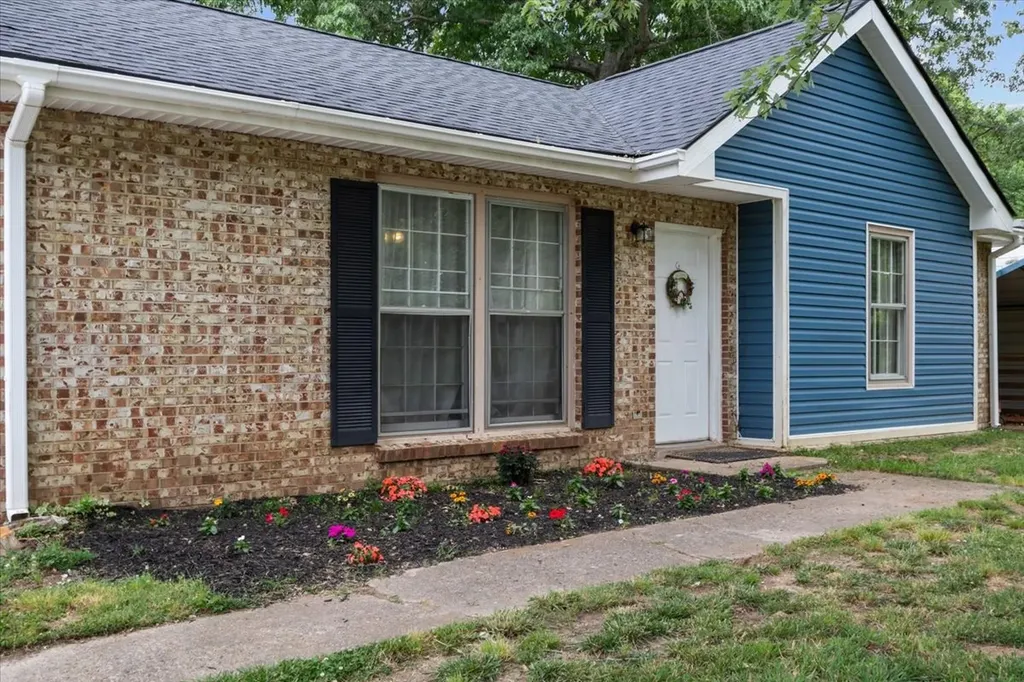 321 Kevin Drive Dickson TN 37055