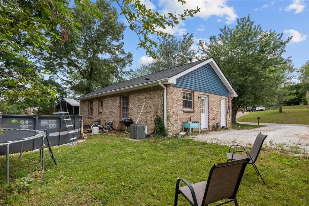 321 Kevin Drive Dickson TN 37055