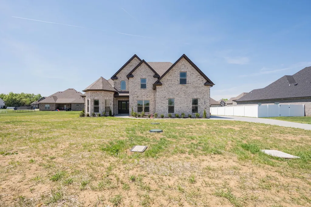 5414 Walnut Farms Boulevard Christiana TN 37037