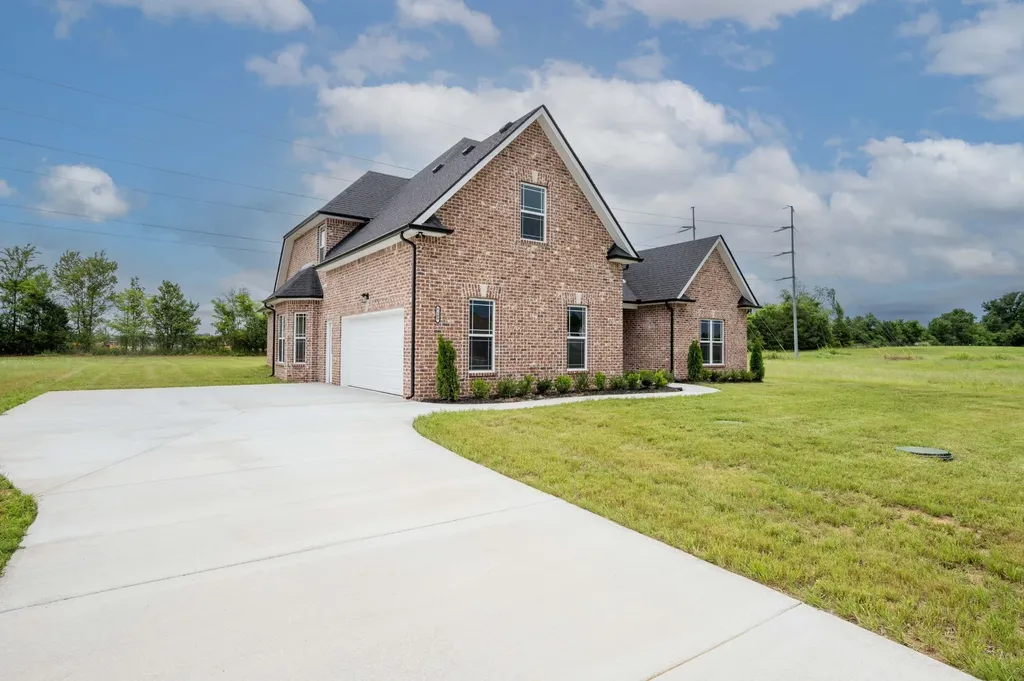 5409 Walnut Farms Boulevard Christiana TN 37037