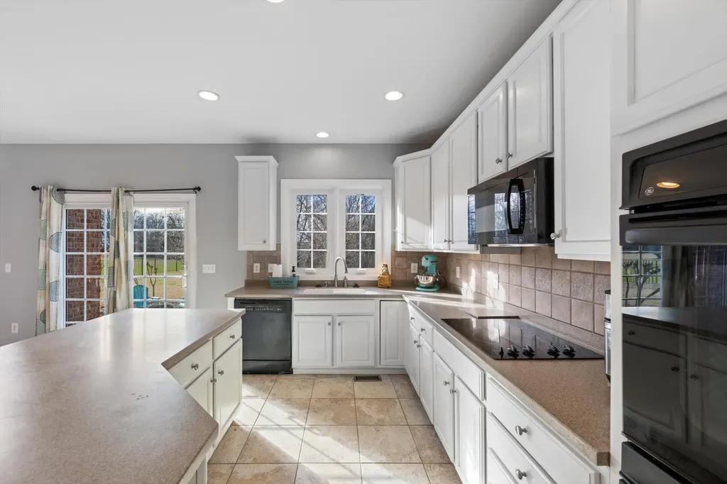 508 Five Oaks Boulevard Lebanon TN 37087