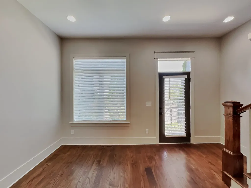 6813 Charlotte Pike Nashville TN 37209