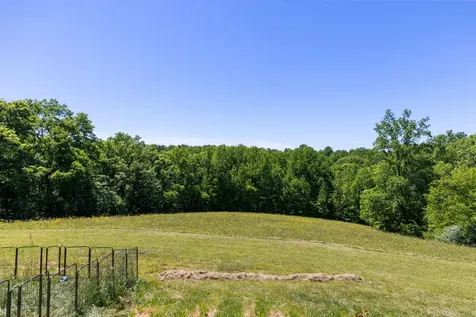 1071 Sycamore Lane Nunnelly TN 37137