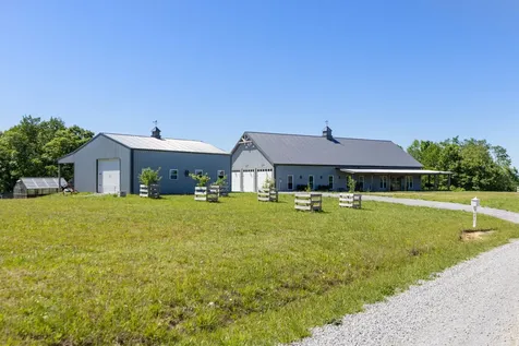 1071 Sycamore Lane Nunnelly TN 37137